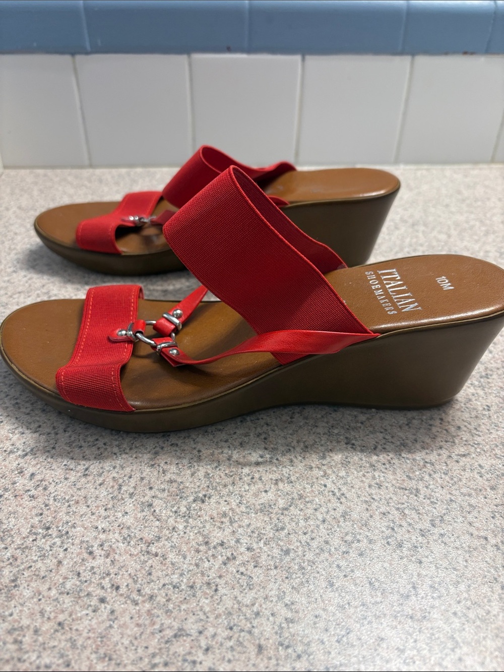 Italian Shoemakers Red and Brown Elastic Strap Slide Sandals - Picture 5 of 10